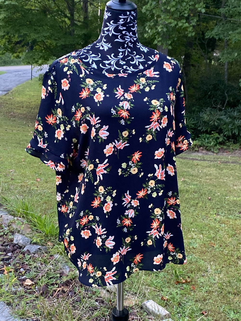Ann Taylor Factory Navy Blue Floral Short Petal Sleeve Blouse Size XL NWT